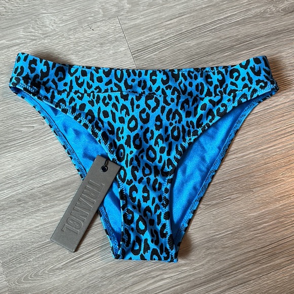 Blue cheetah swimsuit set. - Picture 8 of 10